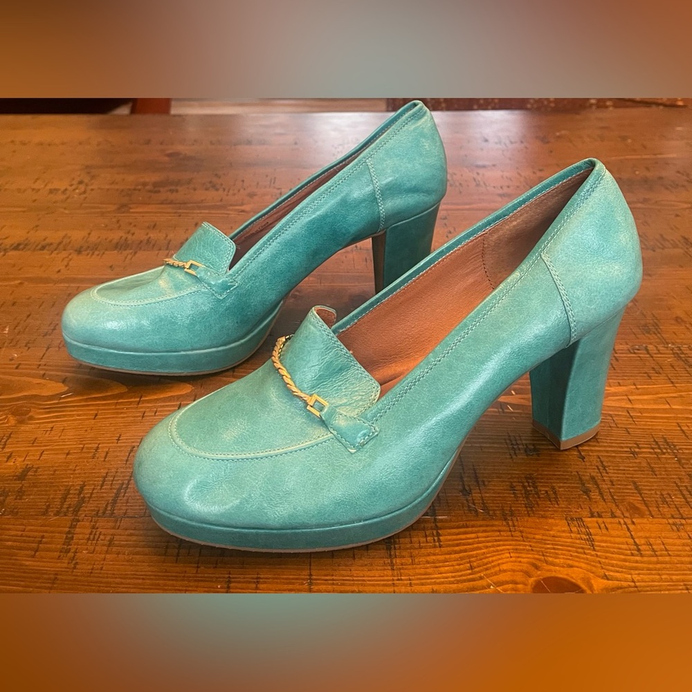 LUCKY PENNY Turquoise Leather Platform Block Heel Loafers - Women. Size 11